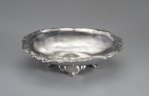 Bowl by Jacob Haase 1704–1762 or his widow; rocaille ornament, oval with a rocaille-decorated edge,