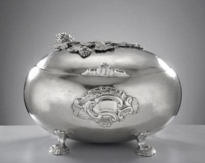 Rococo sugar bowl by Emmanuel I Ellerholtz fl. 1758–1800, goldsmith. Ovoid sugar bowl supported on
