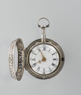 Pocket watch by Shart, signed on the movement Shart / London, 1730s. Double silver case; inner case
