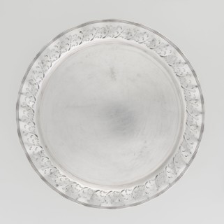 Circular tray, scrap - purchased, ca. 1908, England, Birmingham; dish; diameter 32 cm; weight 722