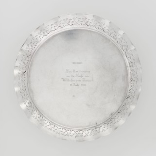 Circular tray, scrap, ca. 1908, England, Birmingham; dish; diameter 32 cm; weight 722 g, A round