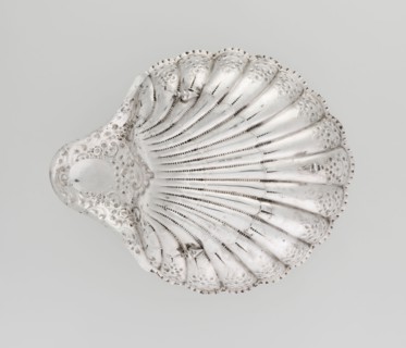 Shell-shaped platter by Atkin Brothers Silversmith Ltd Sheffield; goldsmith and silversmith firm;