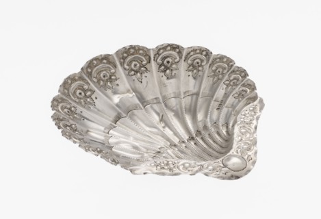 Platter in the form of a shell, Atkin Brothers Silversmith Ltd Sheffield; goldsmith and silversmith