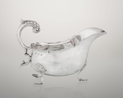 Sauce boat; maker: Henry Matthews fl. 1893–ca. 1930, goldsmith; hemispherical silver sauce boat