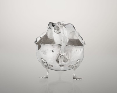 Sauce boat; maker: Henry Matthews fl. 1893–ca. 1930, goldsmith; hemispherical silver sauce boat