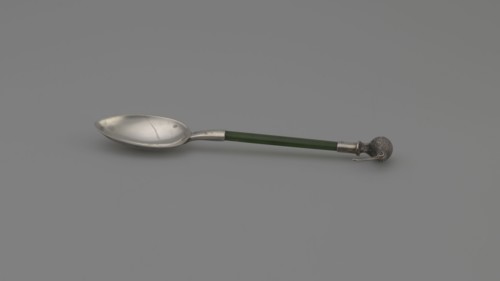 Souvenir spoon by FH goldsmith; Birmingham; fl. ca. 1903–1904. Souvenir spoon with an oval scoop, a