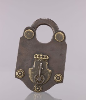 Padlock with the coat of arms of Kraków and brass rosettes; maker, coats of arms; late 18th–early