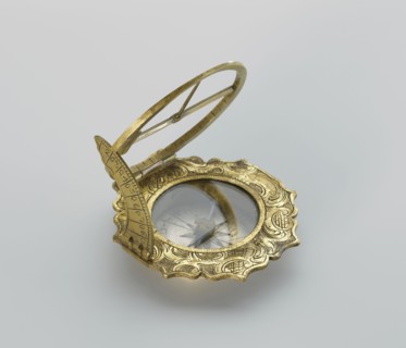 Equatorial sundial by Andreas Vogler ca. 1730–1800. Augsburg-type circular sundial with a wavy edge