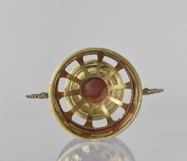 Platter with amber plates, cylindrical platter on a slightly arched circular foot with oval cutouts