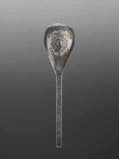 Baroque silver travel spoon with a teardrop-shaped scoop decorated on the reverse with the Korczak