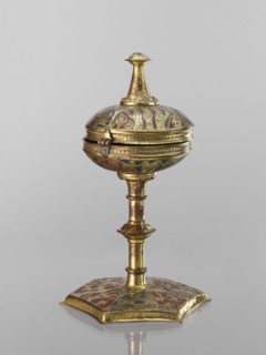 Host ciborium, Copper ciborium on a hexagonal foot, with a smooth shaft with two lacings in the