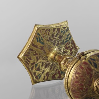 Host ciborium, Copper ciborium on a hexagonal foot, with a smooth shaft with two lacings in the