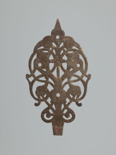 Hinge end for a chest, fittings, hinge end from a pair, in the form of an openwork rounded plaque