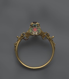 Women's ring, 19th century, Poland; jewelry; height 2.4 cm, width 2.1 cm, A gold ring viewed from