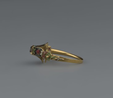 Women's ring, 19th century, Poland; jewelry; height 2.4 cm, width 2.1 cm, A gold ring resting on a