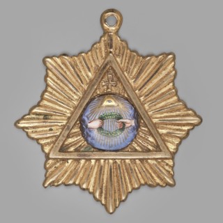 Badge of the lodge zur Einigkeit, Gdansk, freemasonry; masonic lodge emblem; laurel wreaths;