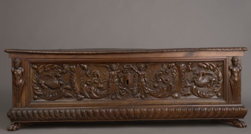 Chest, acanthus twig, fantastic animals, fantastic figures, snakes, coats of arms, herms decorative