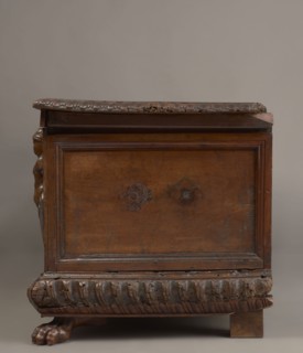 Chest, acanthus twig, fantastic animals, fantastic figures, snakes, coats of arms, herms decorative