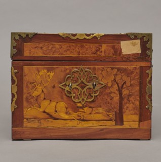 Casket, Repossession provenance. Sleigh, deer, hunters, hounds, riders. Baroque style. Cuboid case