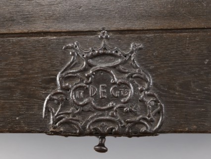 Chest, provenance, dowry chest with convex lid and side walls slightly tapering toward the bottom;