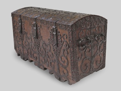 Chest, provenance unknown, Baroque, acanthus twig and plant decoration, fantastic figures,