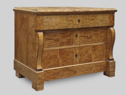 Chest of drawers, repossession provenance; Biedermeier style. Rectangular four-drawer chest with a