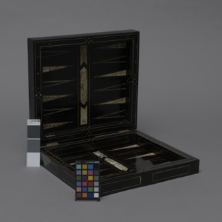 Chess, mill and backgammon box; maker, games; flower vases; chess; ; plant decoration; baroque