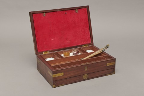 Painter's cassette, Travel painter's cassette, cuboid mahogany box with corners of body and lid