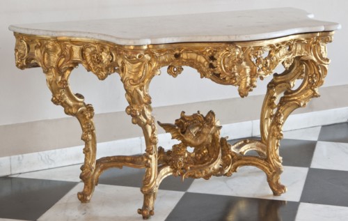 Console, origin unknown, flowers, rococo, dragons, rocaille ornament, plant decoration, garlands.
