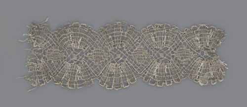 Lace fragment, lace, provenance unknown, metal threads, 18th century, Europe, lace, fabric, width 8