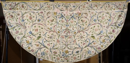Church cope, Cope made of embroidered silk fabric with linen backing and lining; the original silk