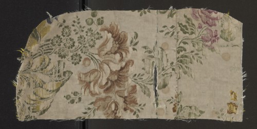 Fabric fragment, fabrics, fragments of silk fabrics, patterned fabrics, 18th-century silk fabrics,