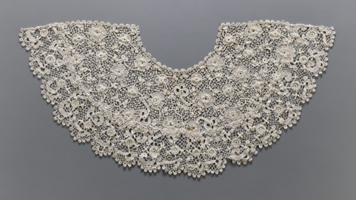 Collar, origin unknown, women's clothing accessory. Needle lace collar with floral tendril pattern