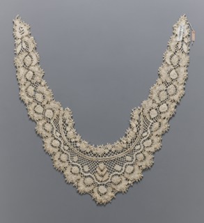 Collar, lace, collars, unknown origin, clothing accessory for women's fashion. Ornament with a