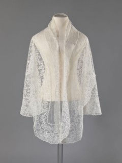 Cape, lace, clothing accessory for women's fashion, 19th century, Europe; length 75 cm, width 192.5