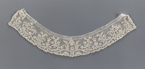 Collar, 19th century, France, fashion accessory—lace collar with floral ornaments. Band of equal