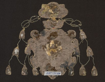 Coat of arms, embroidery, provenance message: Vasas family; coats of arms: Vasa sheaf on central
