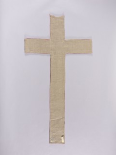 Chasuble pillar, embroidery, ; subject: Christ Crucified; function: liturgical vestment church