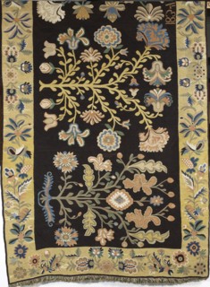 Court rug, Woven textile, fabrics, weaving; decorative interior furnishing with plant and floral