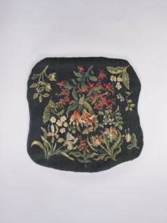 Tapestry covering, Design: leaves, floral ornaments, fabrics, interior decorations, interior