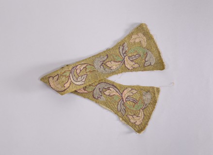 Maniple, liturgical vestment, early 18th century, Poland. Embroidered with a leafy twig motif in