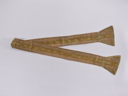 Stole made of silk fabric with olive-colored stripes. Embroidered with a pattern of leaves on the