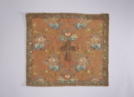 Velum; creator, Rómmel Jadwiga gift, provenance; church paraments; flowers, leaves, plant