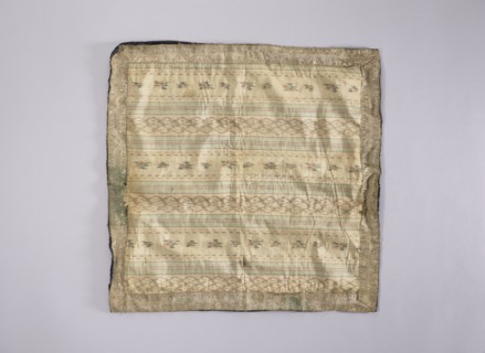 Velum; unknown creator; church paraments; revindication provenance; flowers, leaves, plant