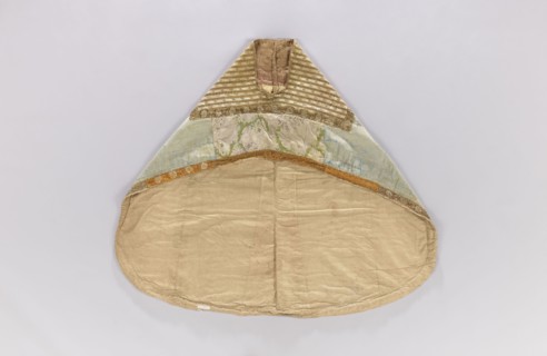 Church cope, unknown origin, decorated with flowers and leaves, plant ornaments; liturgical