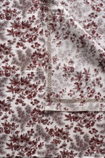 Pillowcase. Printed cotton canvas pillowcase with floral pattern on a white ground: printed sprigs