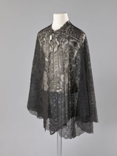 Cape - mantilla; unknown creator; shawl; purchase provenance; fashion; women's clothing; clothing