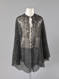 Cape - mantilla;, shawl; purchase provenance; fashion; women's clothing; clothing accessory; lace