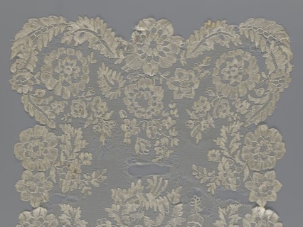 Shawl, shawl, clothing accessory, women's clothing, fashion, lace with serrated edges, pattern of