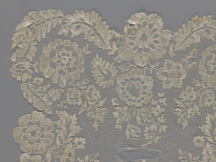 Shawl, shawls, clothing accessories, women's clothing, fashion, lace with serrated edges, design of